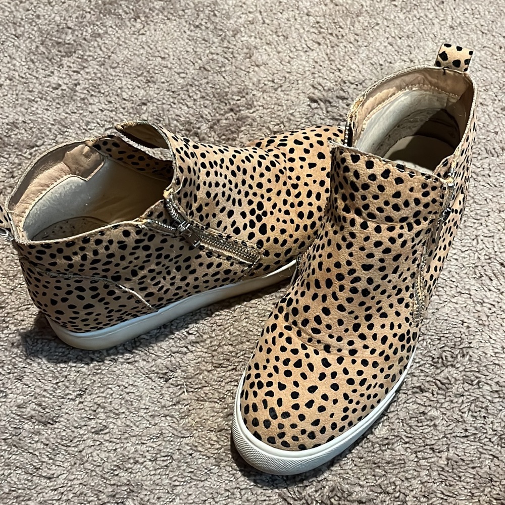 Wedge sneakers